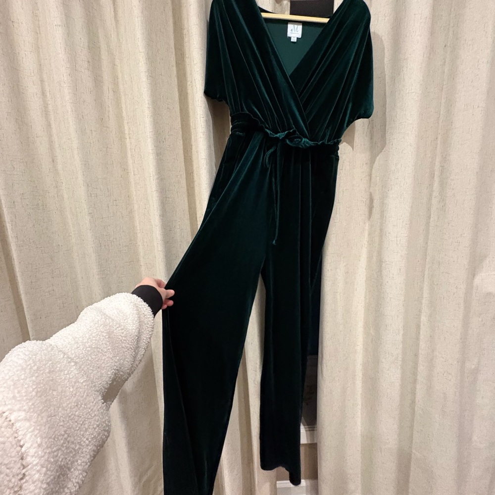 Chic Velvet Wrap Jumpsuit in Deep Green - Picture 2 of 9